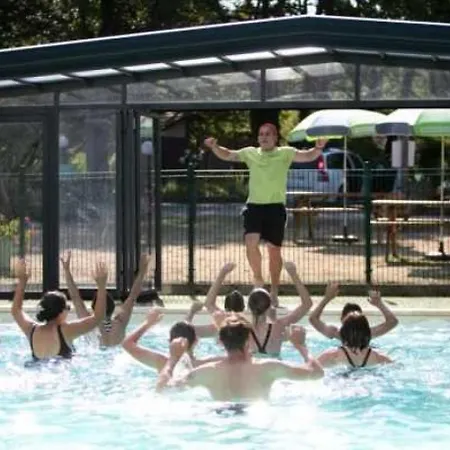 3 Etoiles - Piscine - Eecc0c